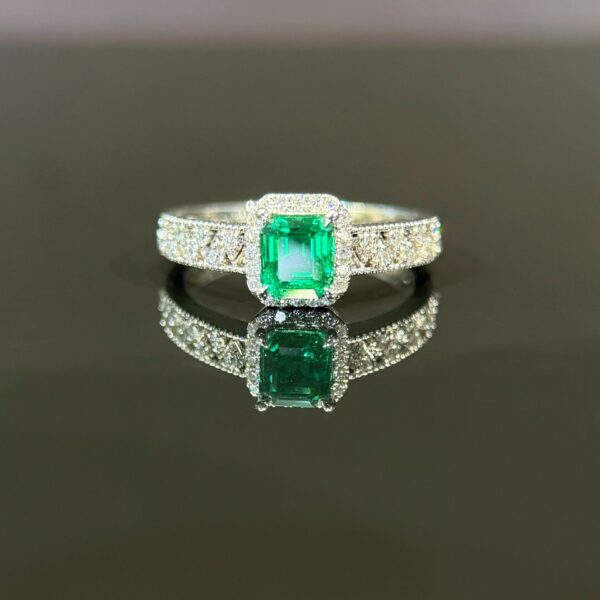18K White Gold Emerald 0.69ct Octagonal Ring