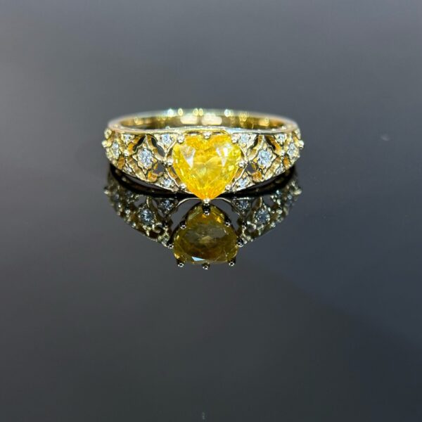 18K Yellow Gold Sapphire 1.6ct Heart Ring
