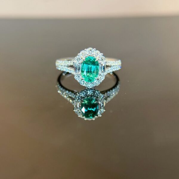 18K White Gold Emerald 0.71ct Oval Ring