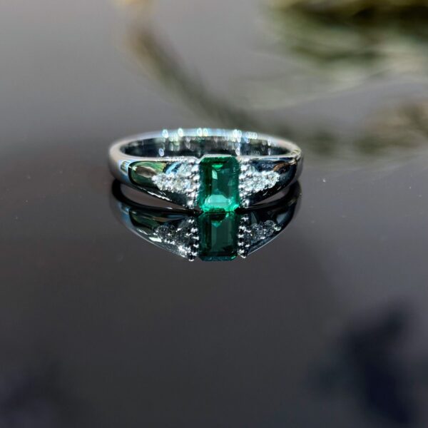 18K White Gold Emerald 0.28ct Long Octagonal Ring