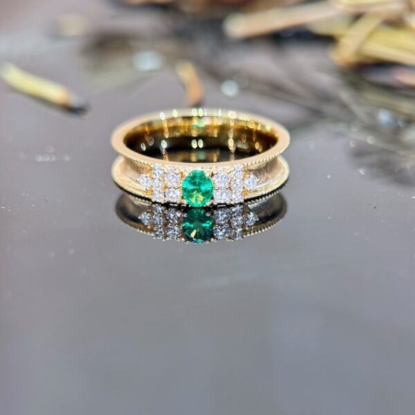 18K Yellow Gold Emerald 0.175ct Oval Ring