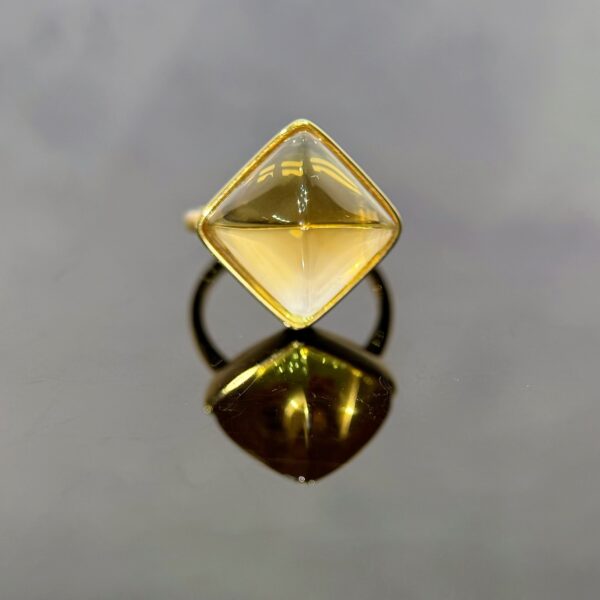 18K Yellow Gold Citrine 9.635ct Sugar Loaf Ring